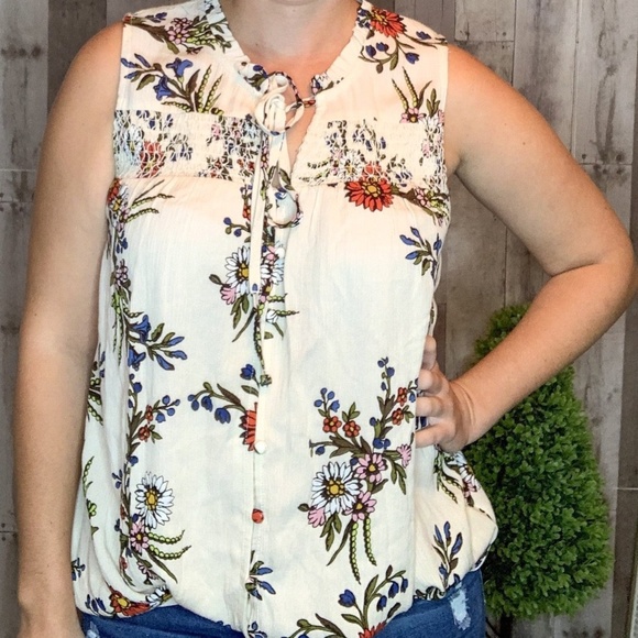 Floral Button Up Top - Picture 1 of 1